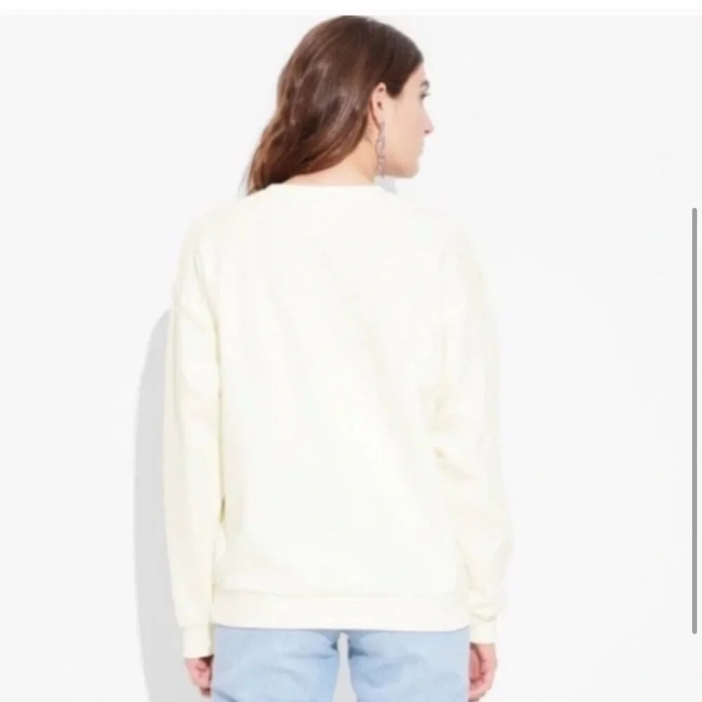 Barbie Vacay Mode Graphic Long Sleeve Sweatshirt Ivory size 2X - Picture 3 of 4
